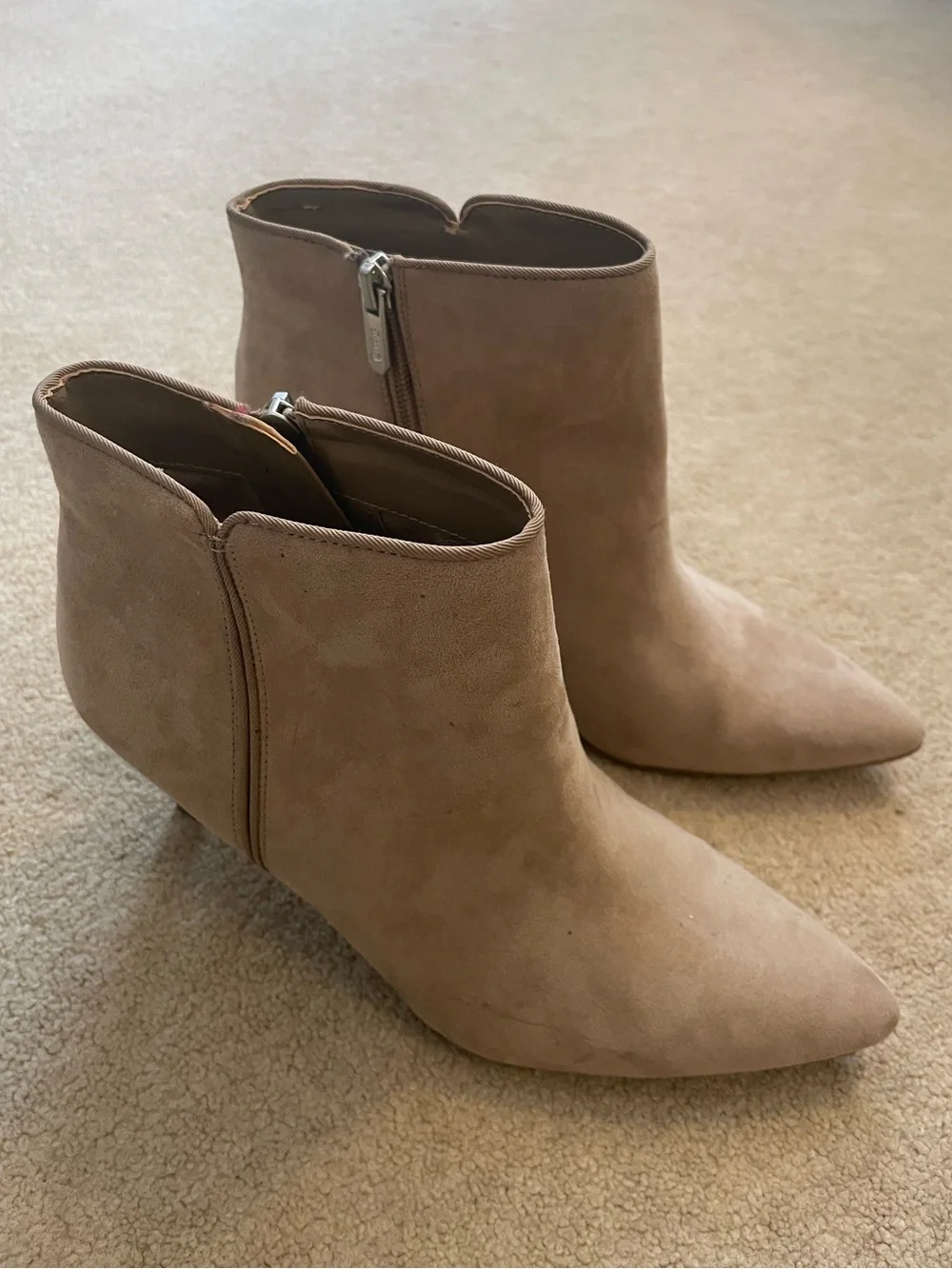 Circus by Sam Edelman easy pull wear